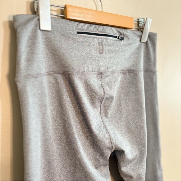 R8 Heather Grey Capri Leggings with Mesh Panels - Picture 11 of 13